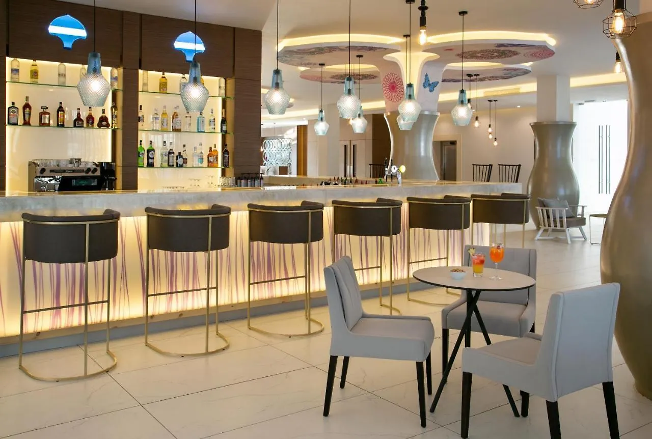 Vangelis Hotel & Suites Protaras