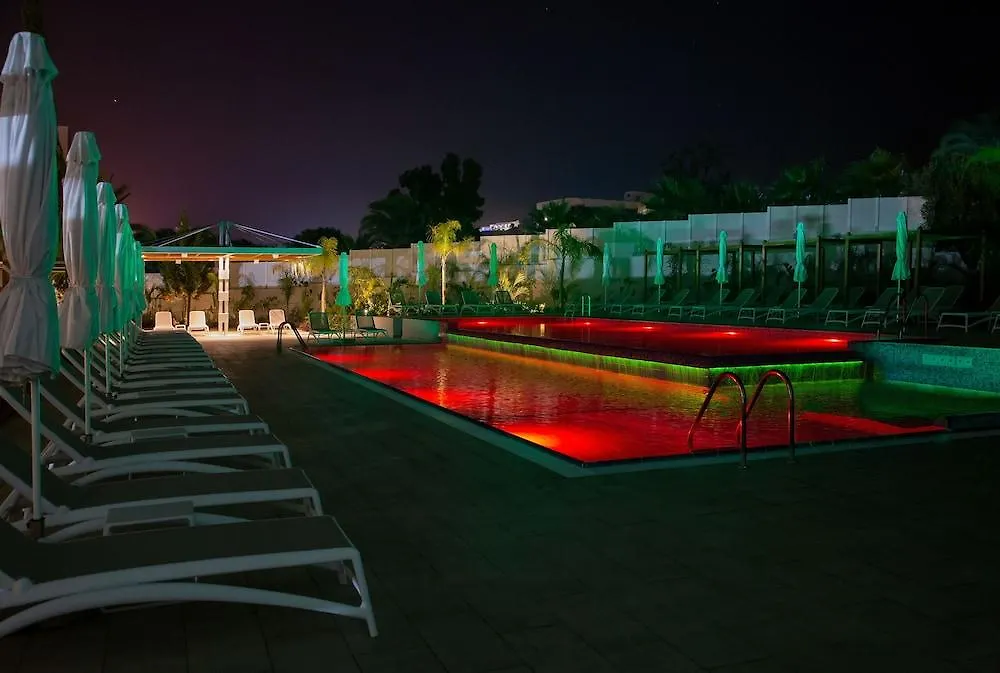 Vangelis Hotel & Suites Protaras 4*,